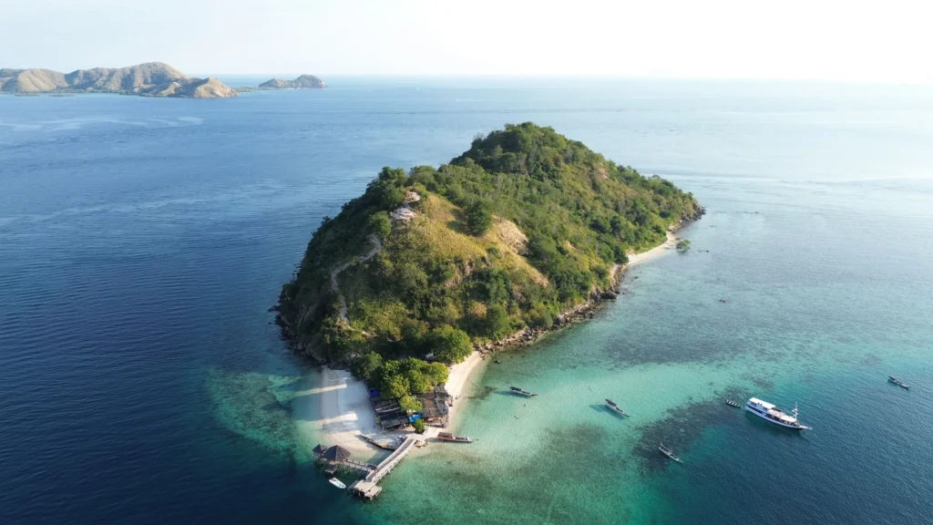 areal view of Kelor Island by Lee Risar